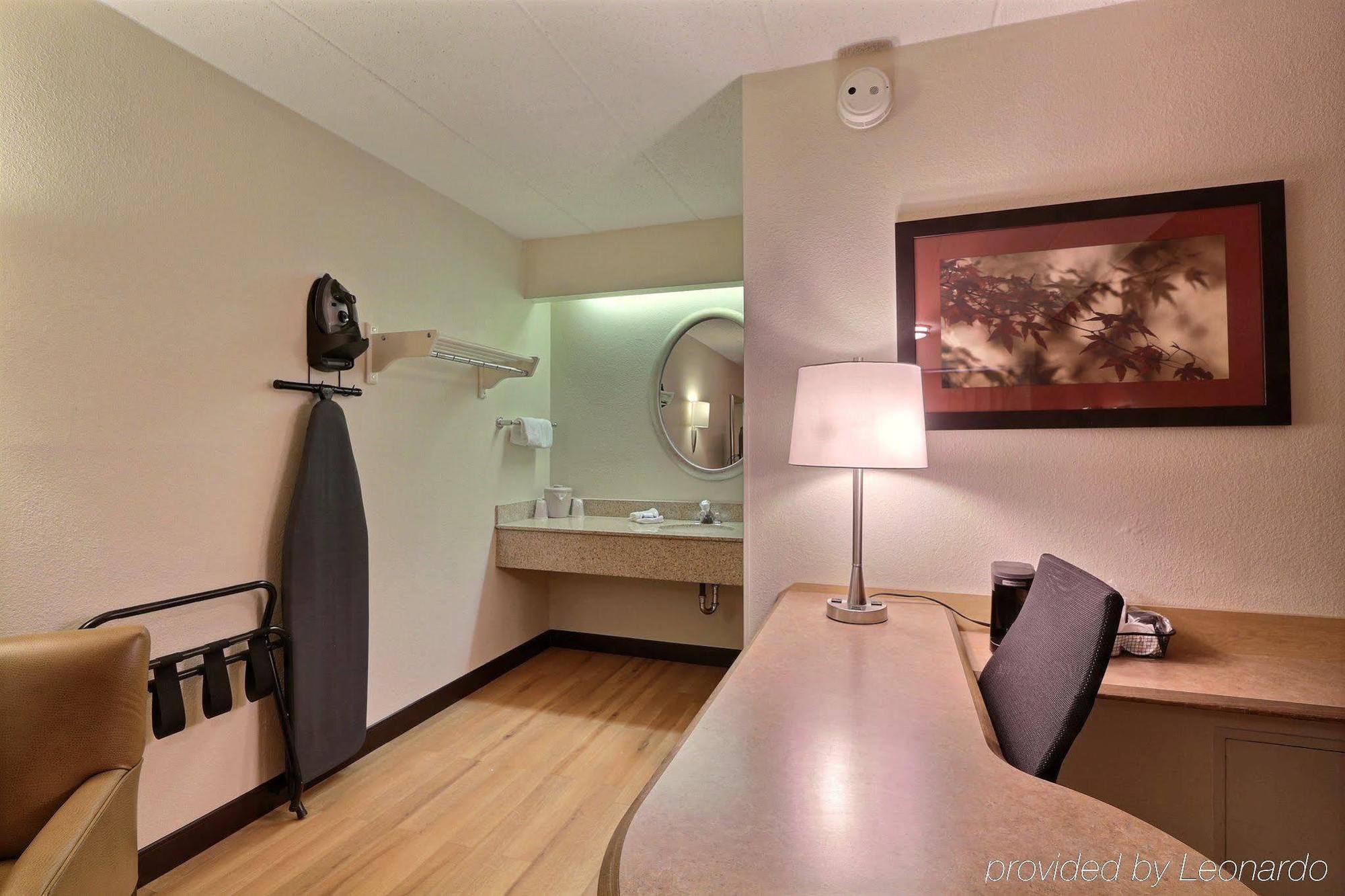 Red Roof Inn Detroit - Plymouth/Canton Bagian luar foto